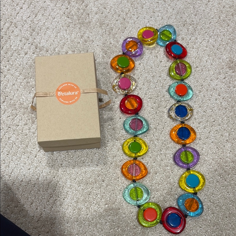 New in package beautiful art necklace